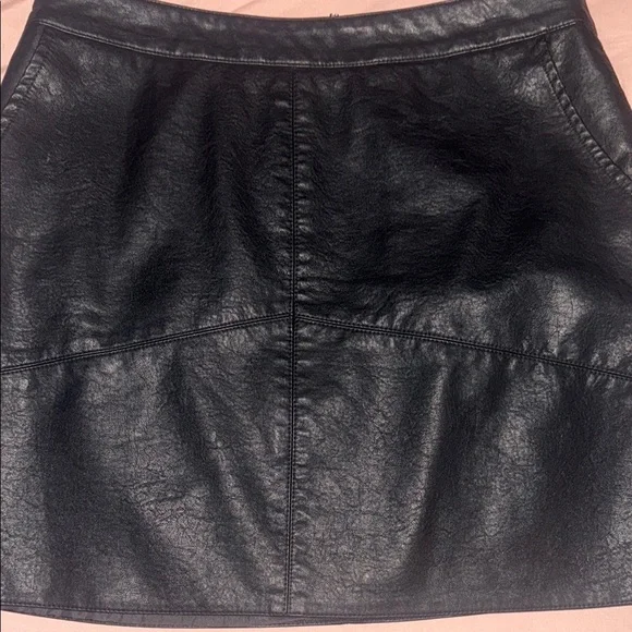 Lulu’s| ‘Harley’ Black Vegan Leather Mini Skirt - Picture 10 of 11